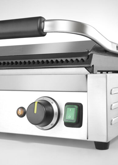 Maximale controle: Stel de temperatuur traploos in tot 300°C voor elk type product, van groenten tot steaks.