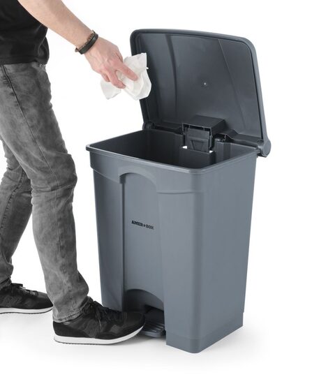Zijaanzicht van de professionele Hendi 87 liter afvalbak