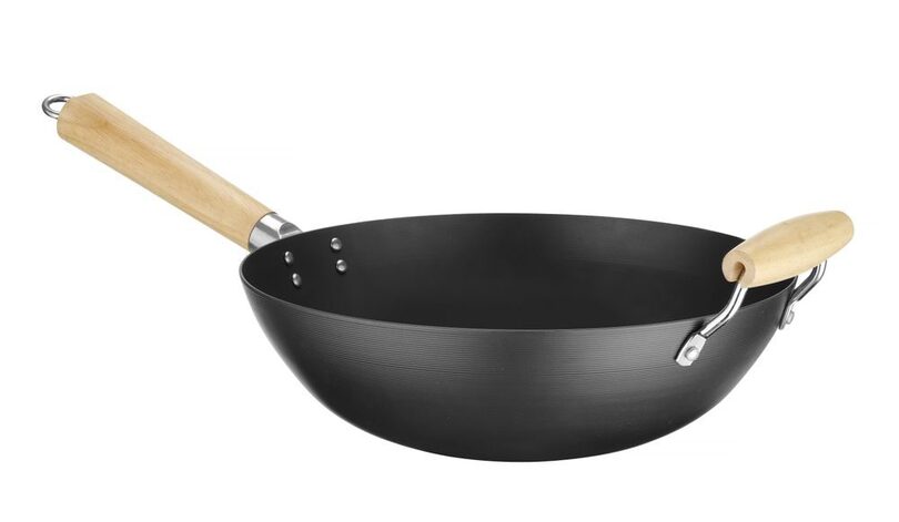Zijaanzicht van de Hendi wokpan met houten handvat