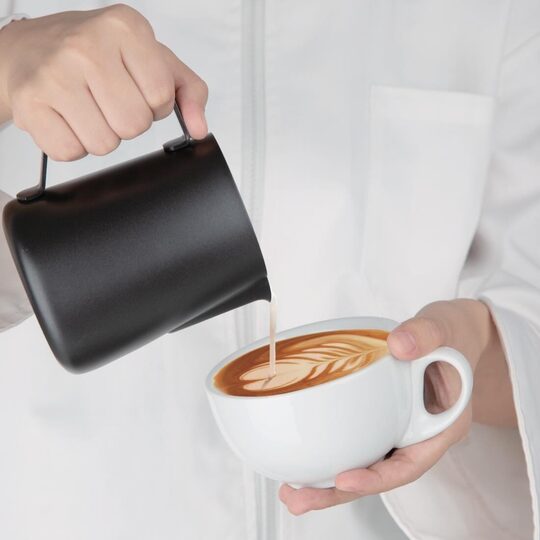 cm607_milkfrothingjug5