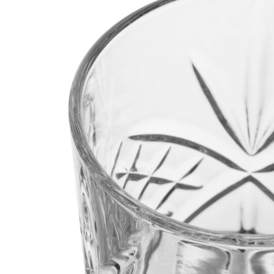 Zijaanzicht van het elegante Olympia Old Duke whiskeyglas