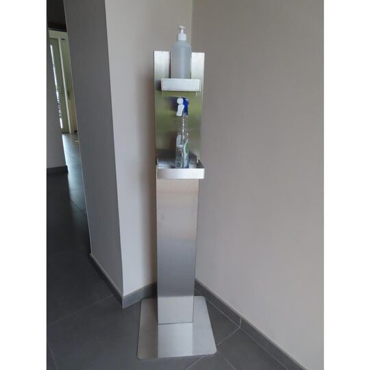 fn986_sanitiserstation