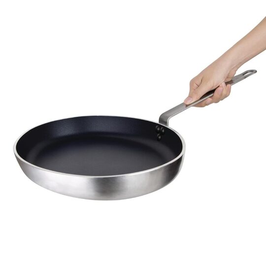 t370_ovalfrypanaluminiumnon-stick1