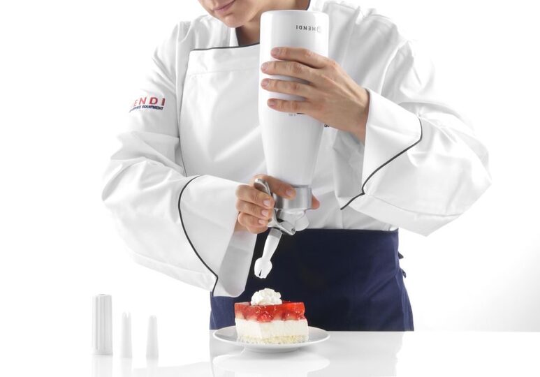 Stap 6 serveren met Hendi slagroomapparaat
