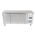 Polar 3-deurs koelwerkbank 70cm diep schuin aanzicht