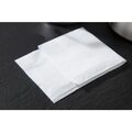 Detailopname van witte servetten voor dispenser