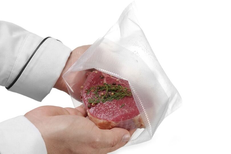 Stapel Hendi vacumeerzakken met reliëf voor de horeca keuken