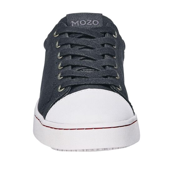 bb571_frontrightfoot