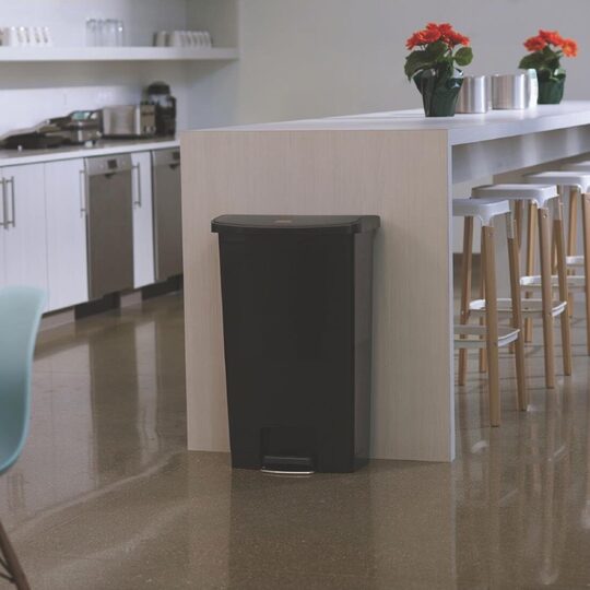 gl034_steponfrontpedalblack683