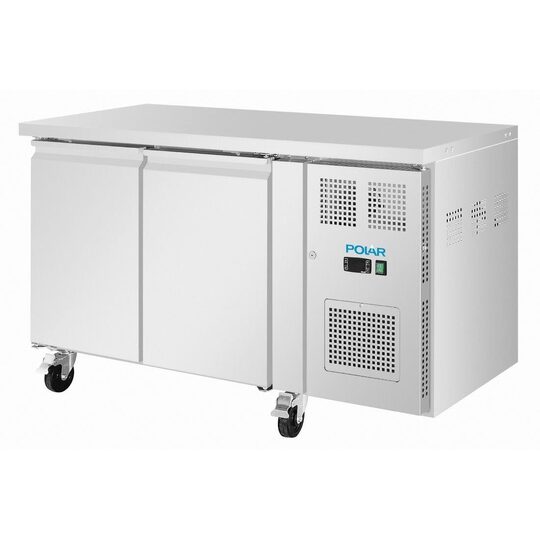 Ruim interieur van de Polar U-Series dubbeldeurs koelwerkbank