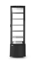 Stijlvolle presentatie: De zwarte afwerking en het vierzijdige glas maken van deze koelvitrine het stralende middelpunt van uw zaak.