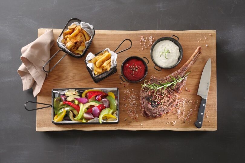 Contrast dat verkoopt: De diepzwarte kleur laat de goudgele kleuren van uw frites en snacks extra spreken.