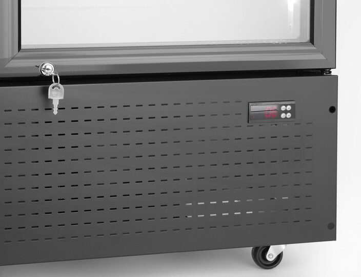 Detailopname van de dubbele glazen deur van de Hendi backbar koelkast
