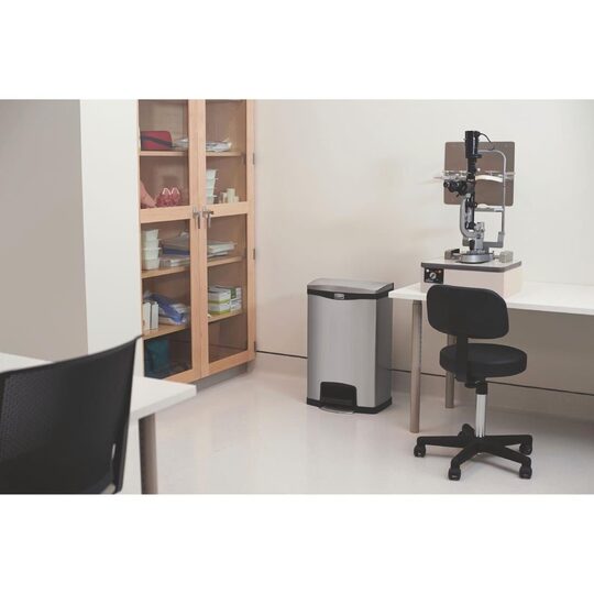 ge939_steponfrontstainlesssteel902