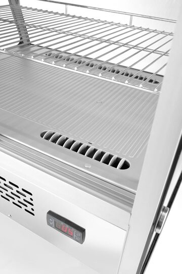 Achterzijde Hendi koelvitrine 120 liter