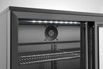 Detailopname van de soepele schuifdeuren van de Arktic backbar koelkast