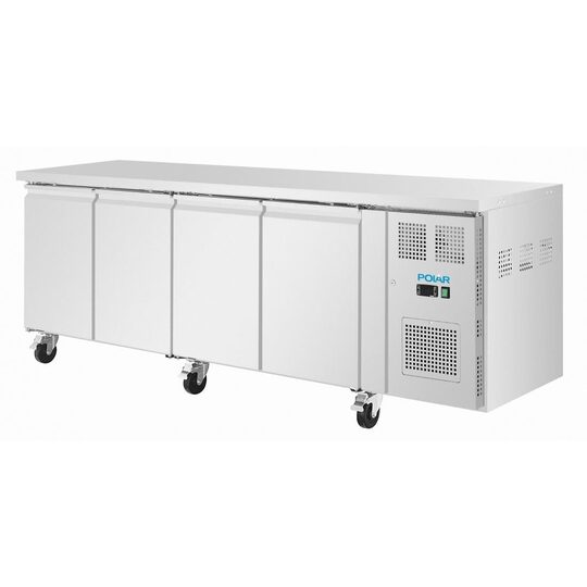 Interieur en opbergruimte van de Polar U-Series vierdeurs koelwerkbank