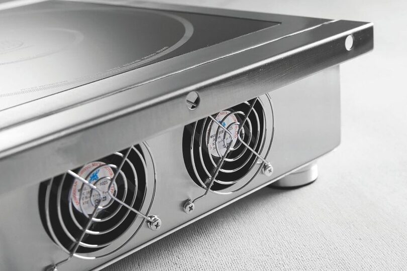 Hendi inductieplaat 3500W in een professionele omgeving