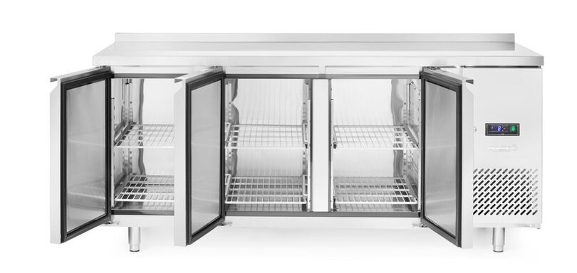 Zijaanzicht van de professionele Hendi koelwerkbank