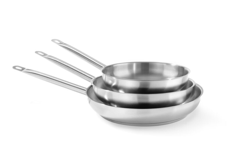Zijaanzicht van de Hendi Kitchen Line RVS koekenpan 28 cm