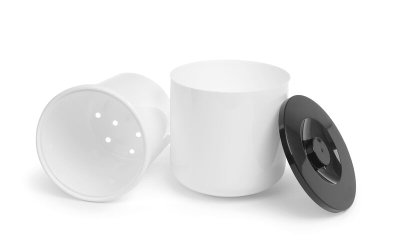 De frisse witte kleur geeft een moderne touch aan elk terras, bar of lounge-interieur.