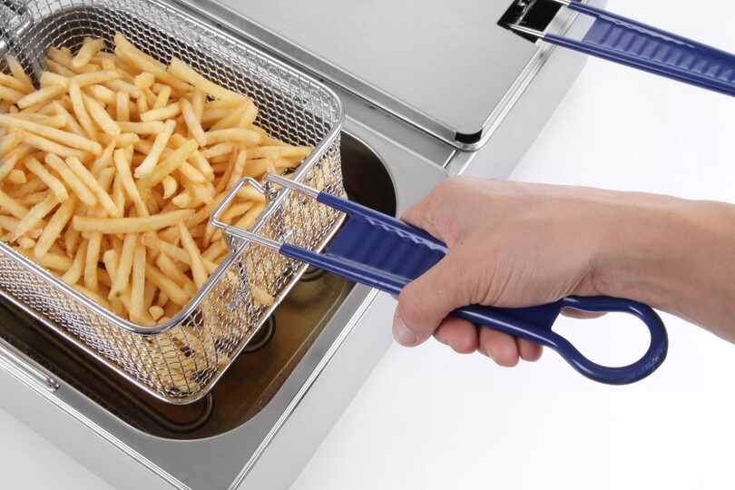 RVS frituurmand met extra lange handgreep voor de Hendi Kitchen Line 8 liter friteuse