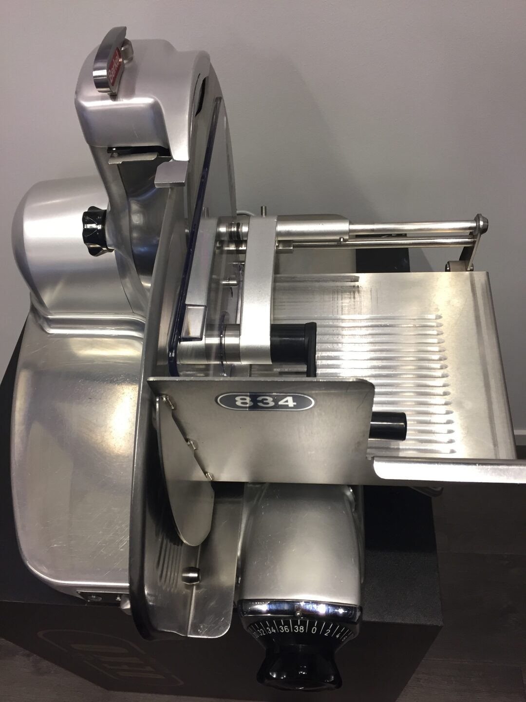 Berkel 834 Safe snijmachine Deko gebruikt door vanhattemhoreca.nl