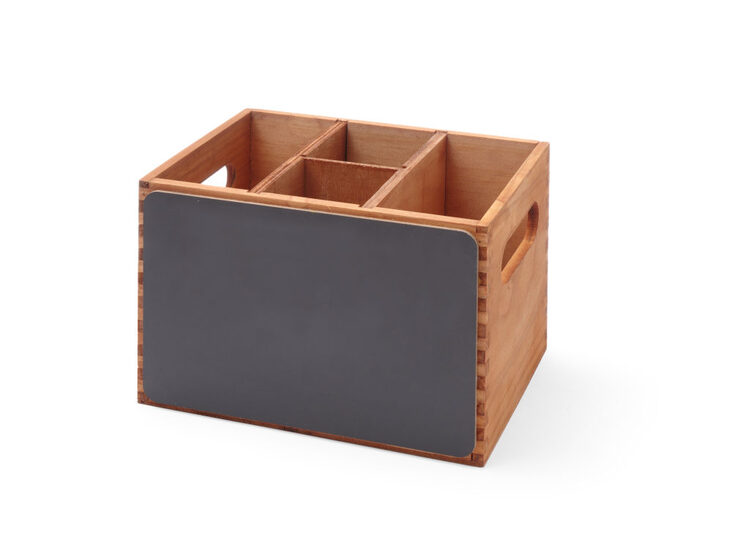 Altijd alles bij de hand: de vier compartimenten bieden ruimte voor bestek, menukaarten én je peper- en zoutstel.